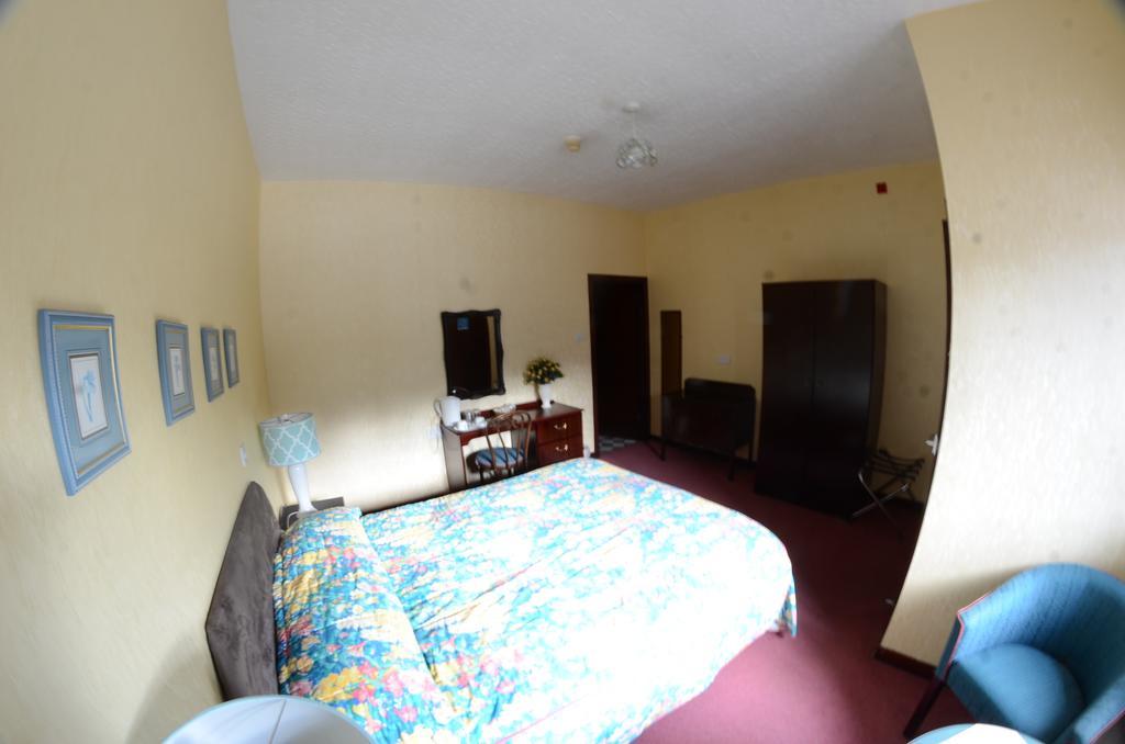 Achilty Guest House Contin Rum bild
